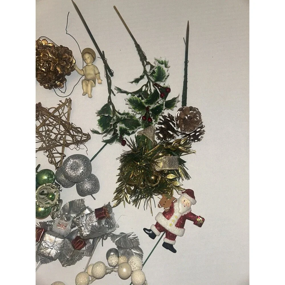 Lot Of Christmas Wreath Decor Comes As Pictured